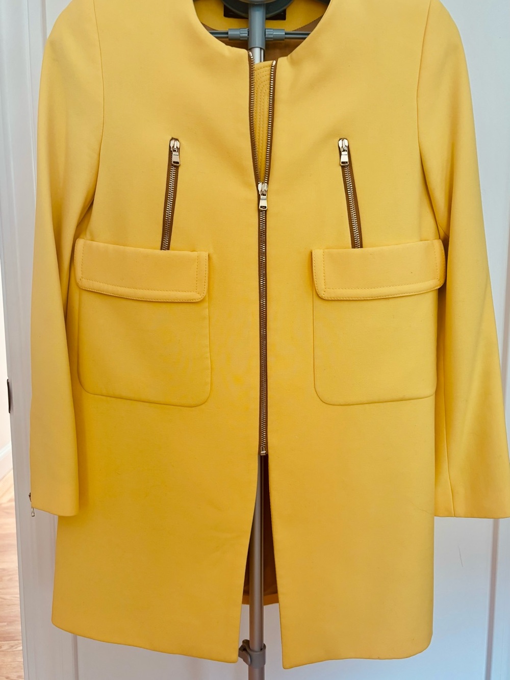 Zara Woman Yellow Zip-Front long blazer in size S. Fully lined.
